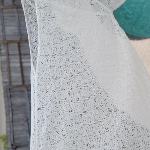 Off From White Beautiful Scalloped Cold Shoulder Top - Picture 5 of 9